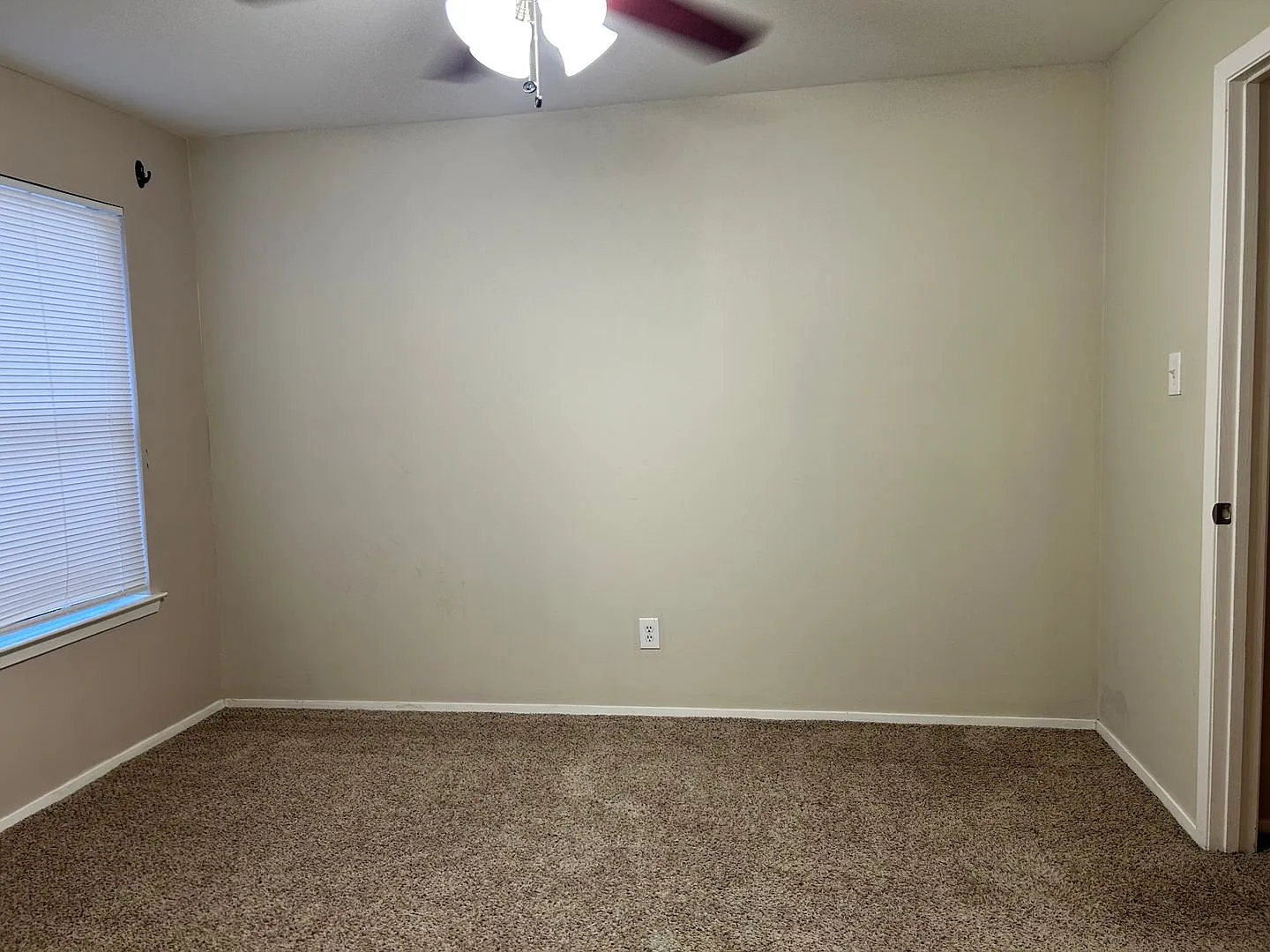 Woodbrook 2 Bed, 2.5 Bath Condo Near Campus On Bus Route! — Photo 3