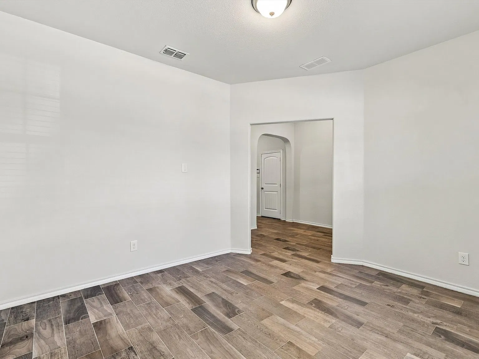 3 bed, 1878 sqft, $3,000 — Photo 3
