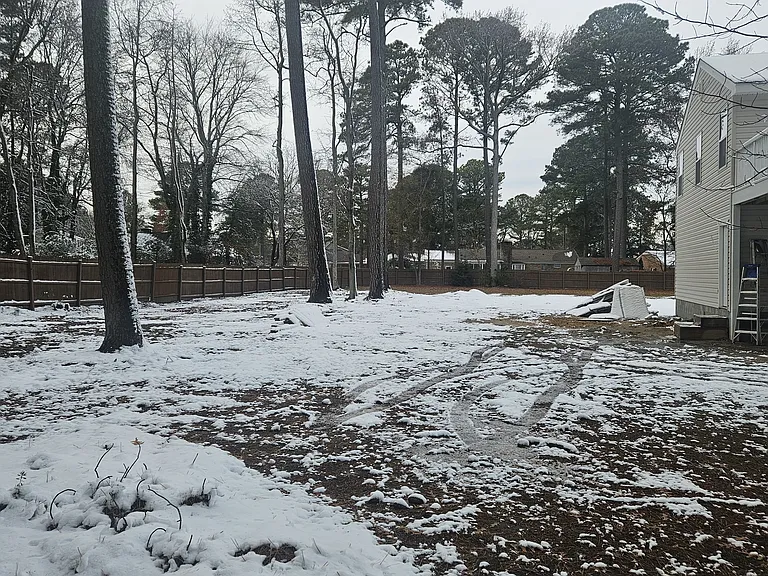 1742 Azalea Point Rd — Photo 1