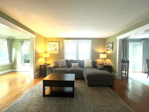 277 Pleasant St, Marblehead, MA 01945