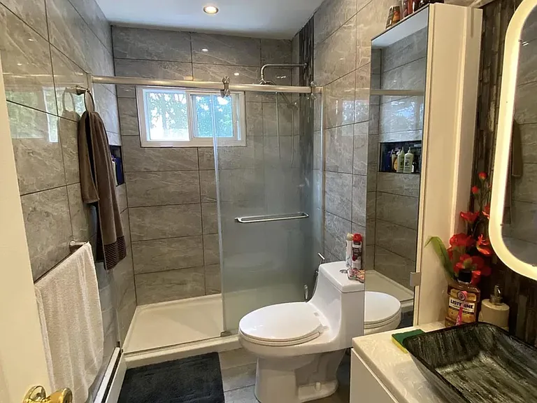 16 Eastlick Rd — Photo 2