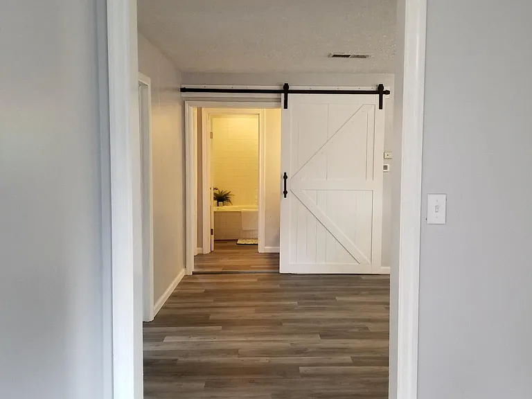 50 Home St — Photo 5