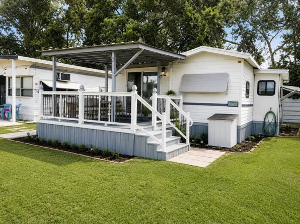 3715 Old Crystal Spgs #B-12, Zephyrhills, FL 33541