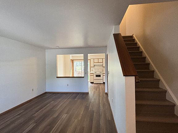 3rd image of 161 Hillside Hts