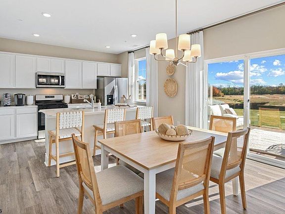 5th image of 924 Bunker Ct