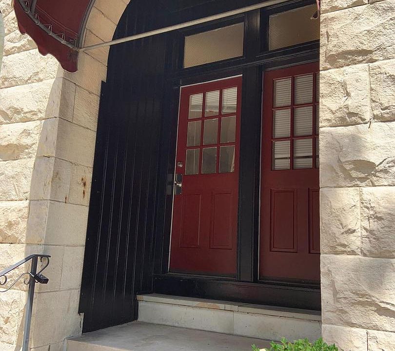 1st image of 1113 N Calvert St APT B