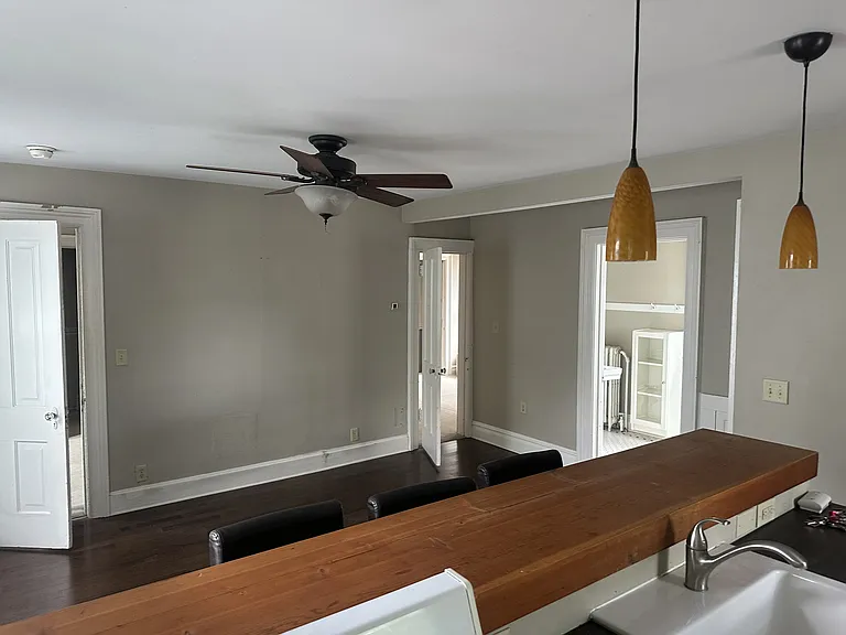 408 N Carroll St — Photo 4