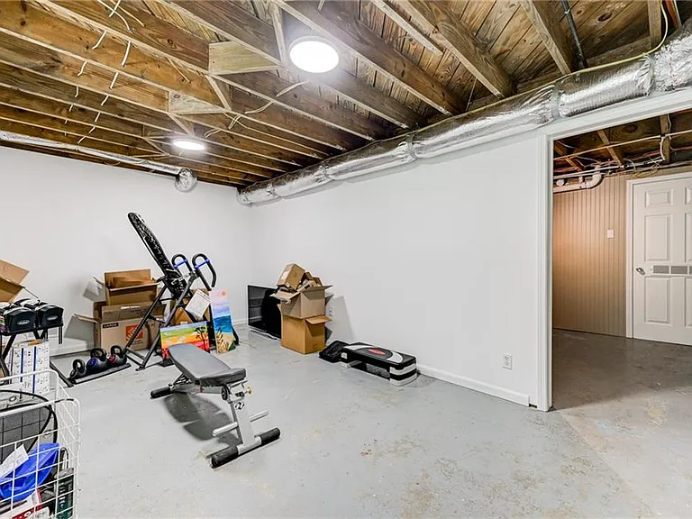 2423 Woodacres Rd NE — Photo 30