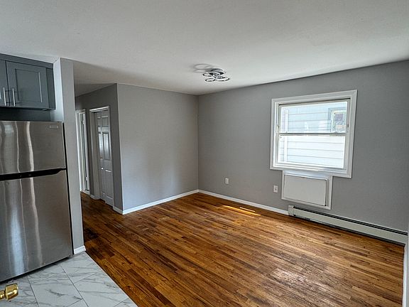 3rd image of 12613 172nd St #1