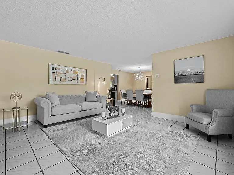 13724 Lilac Pl — Photo 4
