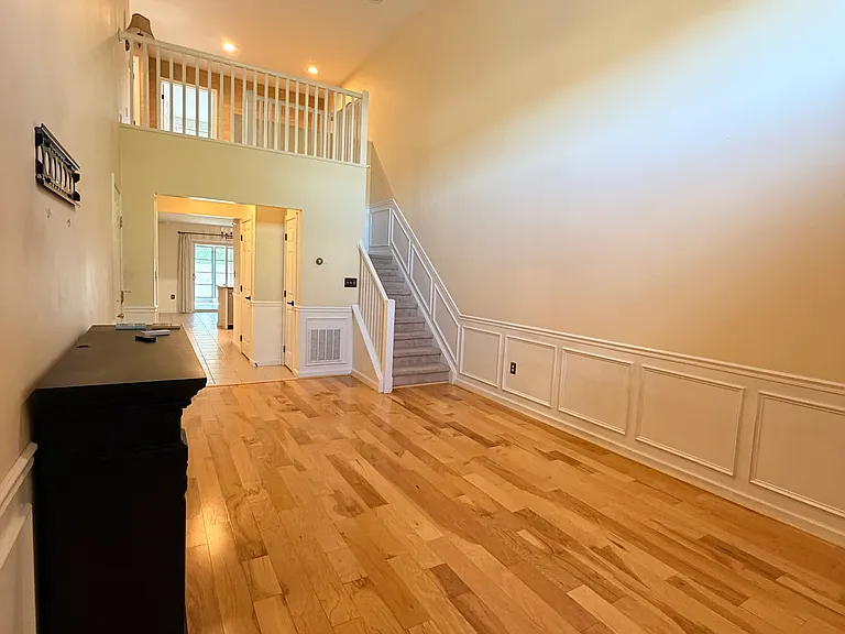 44 Marina Dr — Photo 2