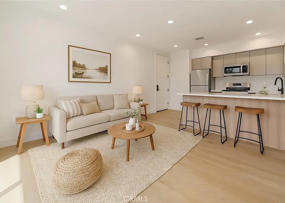 7510 Sepulveda Blvd #304