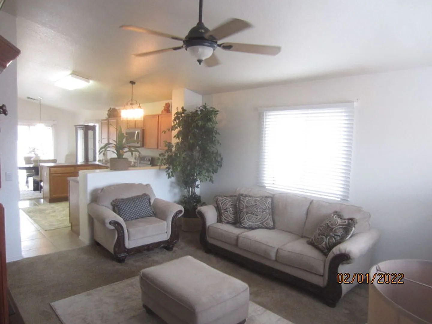 3 Bedroom in Rita Ranch, Great Room, Spacious Master Bedroom, Big Yard — Photo 2