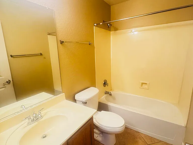 2927 E Mead Dr — Photo 10