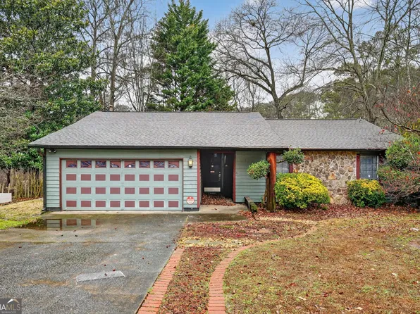 1056 Park Forest Trl NW, Lilburn, GA 30047