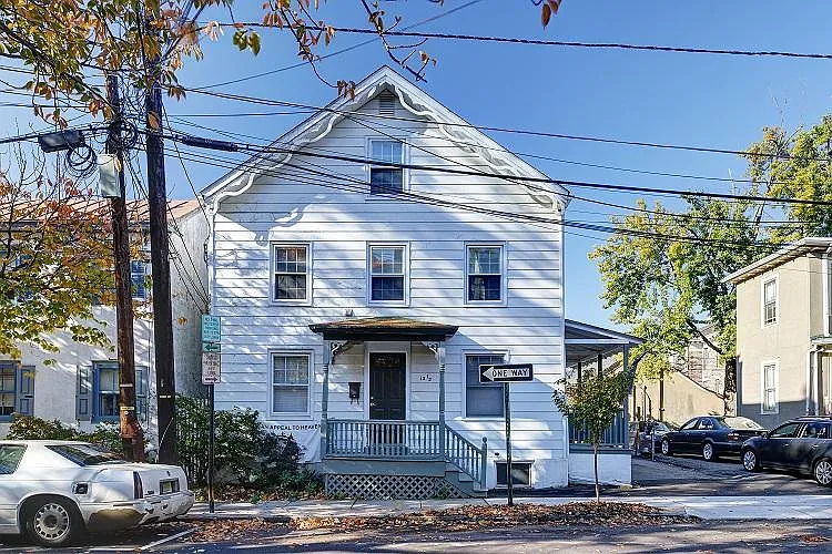 13 Charlton St #1
