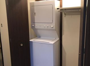 821 Zschokke St APT 2, Highland, IL