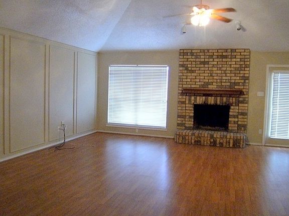 3rd image of 922 Gwinnett Cir