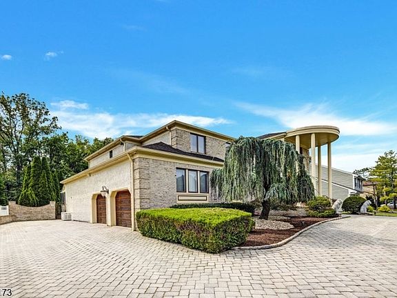 4th image of 25 Woodbine Rd
