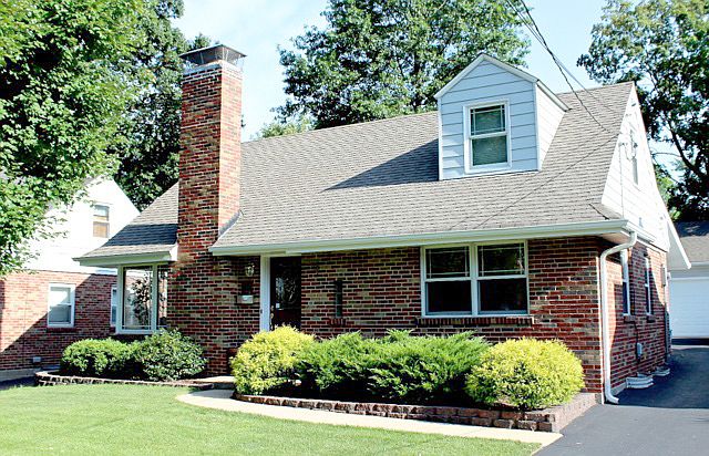 1st image of 904 Dwyer Ave