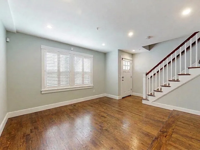 Living area, 1st floor (vacant)