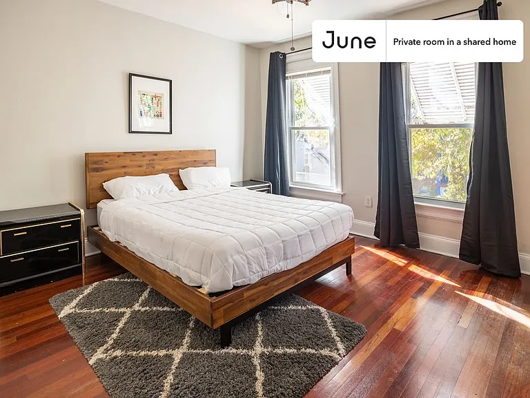 1160 Neal St NE #C — Photo 1
