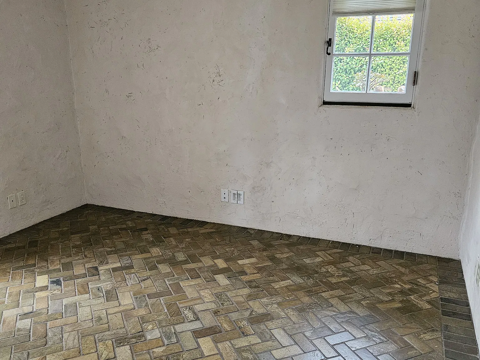 3 bed, 1859 sqft, $1,300 — Photo 3