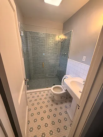 1812 York Ave — Photo 2