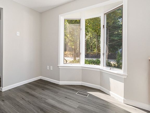 5th image of 501 Foxwood Cir Unit 501
