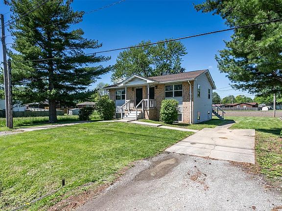 3rd image of 3309 Country Place Ln