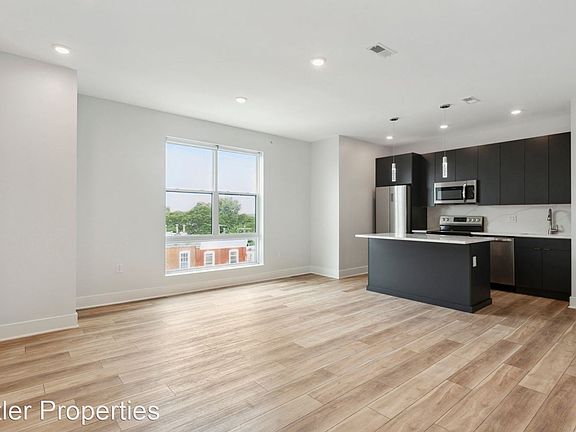 3rd image of 3951 Lancaster Ave #13712364