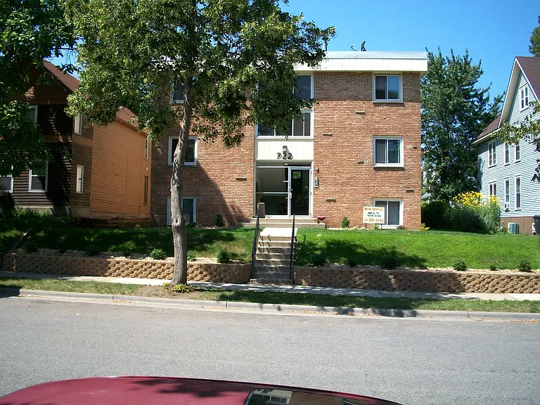 722 27th Ave S #9 — Photo 7