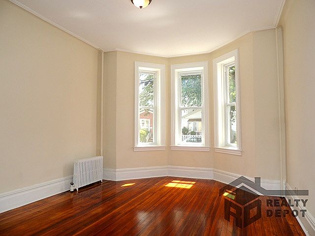 1st image of 13536 122nd St
