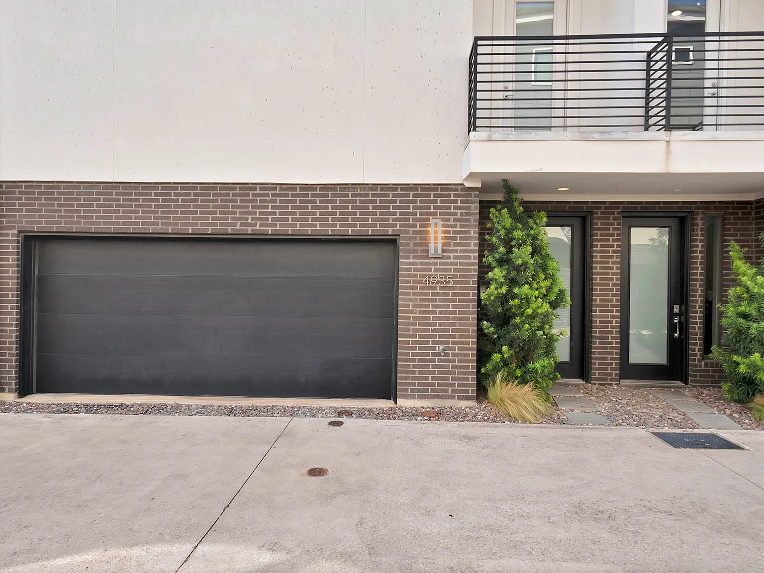3 bed, 3.5 bath, 2018 sqft, $4,500 — Photo 4