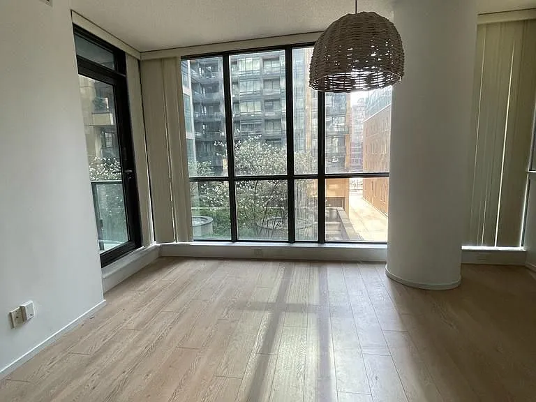 8 Charlotte St #302 — Photo 6