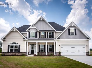 318 SW Plantation Dr, Jacksonville, NC 28540