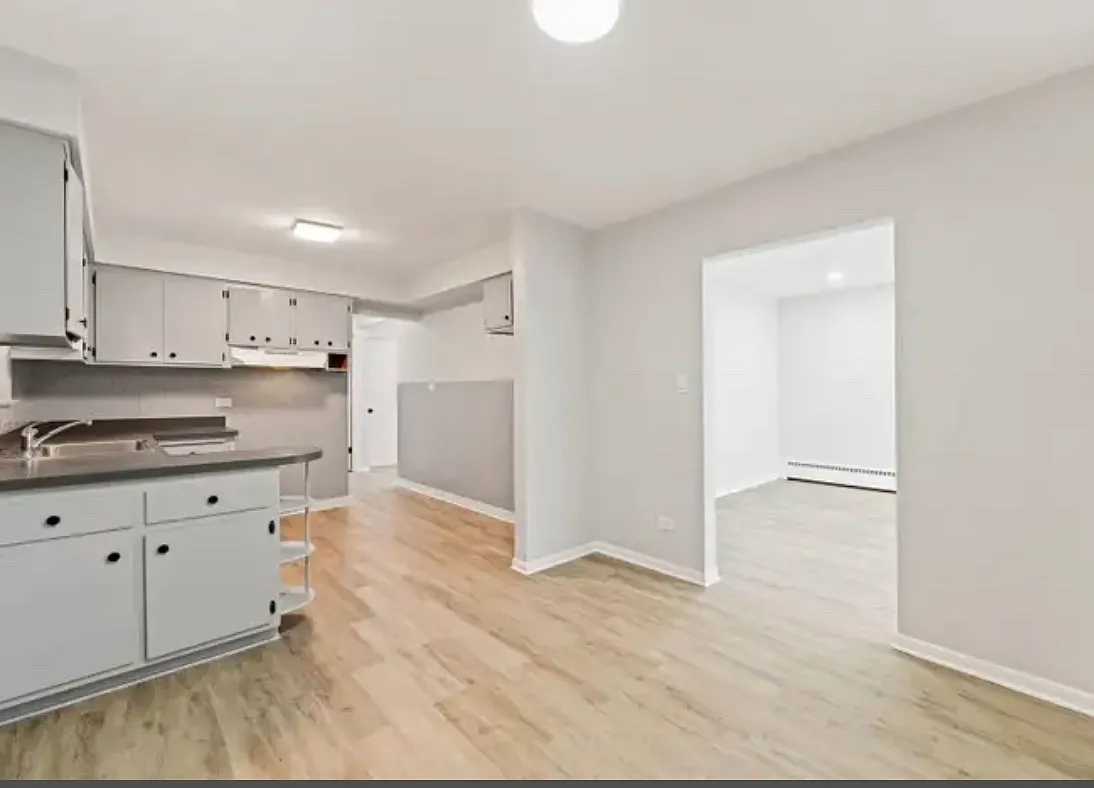 7027 W Diversey Ave — Photo 2