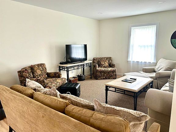 4th image of 62 Lower Main St #3