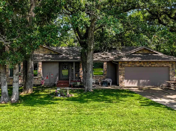 2838 Reed Ln, Fremont, NE 68025