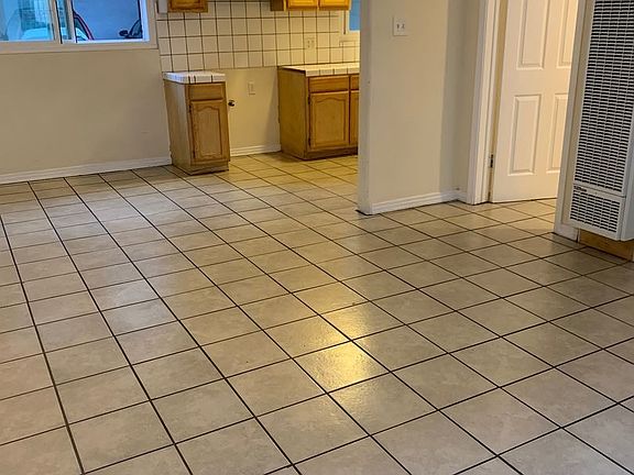 3rd image of 10126 Felton Ave APT 4