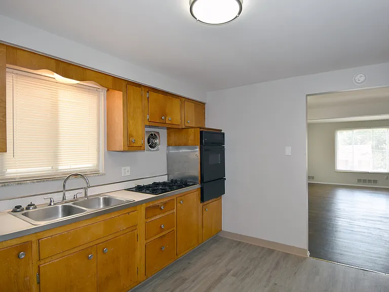 3152 Glendale Ave #1 — Photo 9