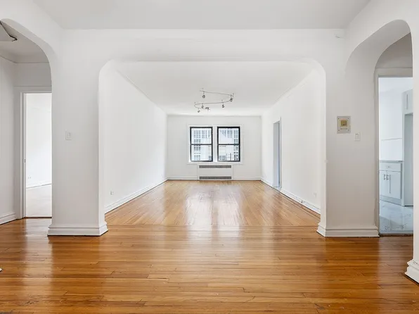 34-24 82nd St #4N, Jackson Heights, NY 11372