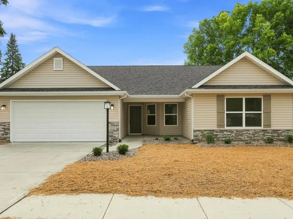 218 W Oak St, Butler, IN 46721