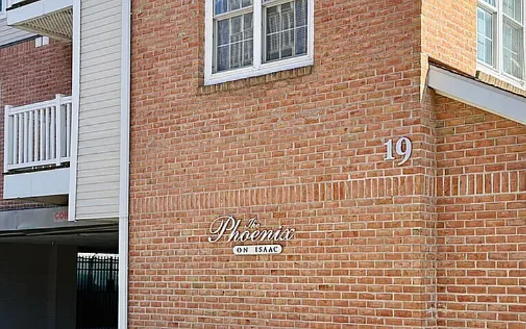 19 Isaacs St #208 — Photo 1