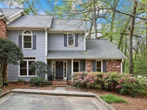 175 River View Trl, Roswell, GA 30075