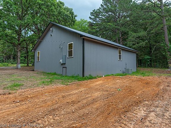 5th image of 3721 Village Dr
