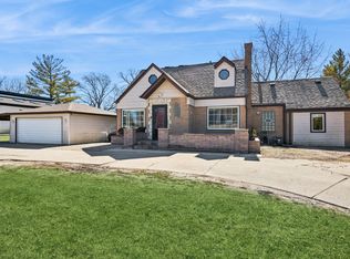 23 W Algonquin Rd, Des Plaines, IL 60016