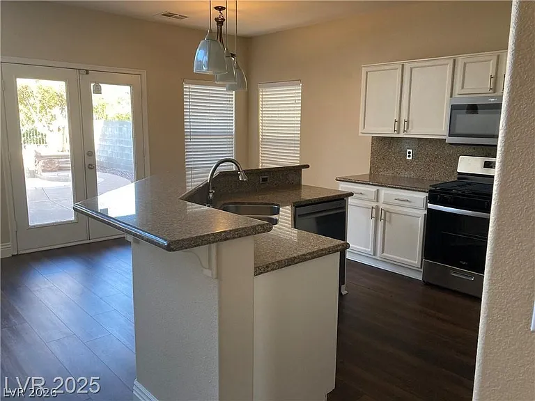 3120 Whispering Canyon Ct — Photo 6