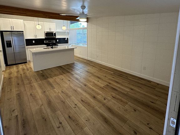 3rd image of 6626 E Cheery Lynn Rd