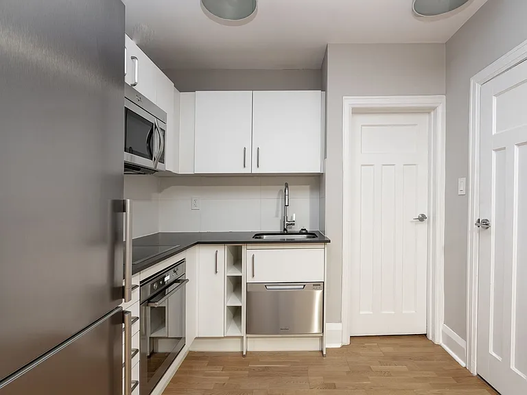 143 Arlington Ave — Photo 1